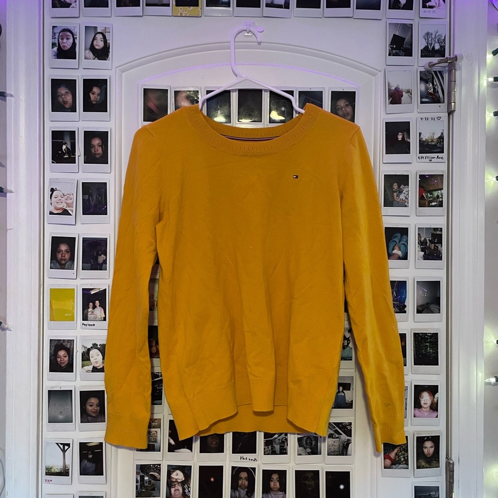 Tommy Hilfiger long sleeve sweater
